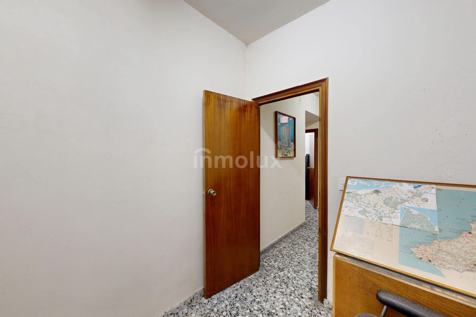 Office for sale in Alicante / Alacant city - € 110,000 (Ref: 9189567)