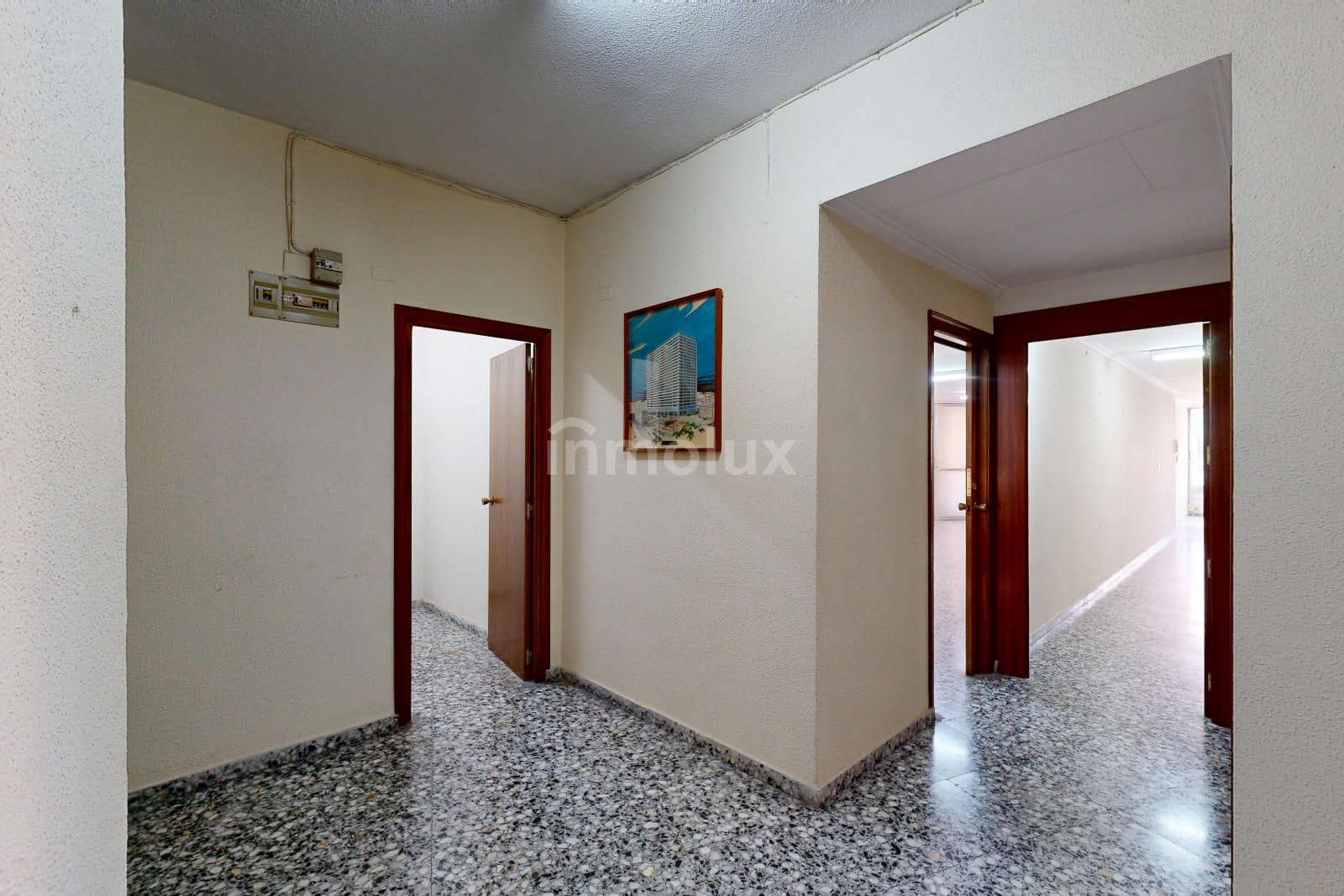 Office for sale in Alicante / Alacant city - € 110,000 (Ref: 9189567)