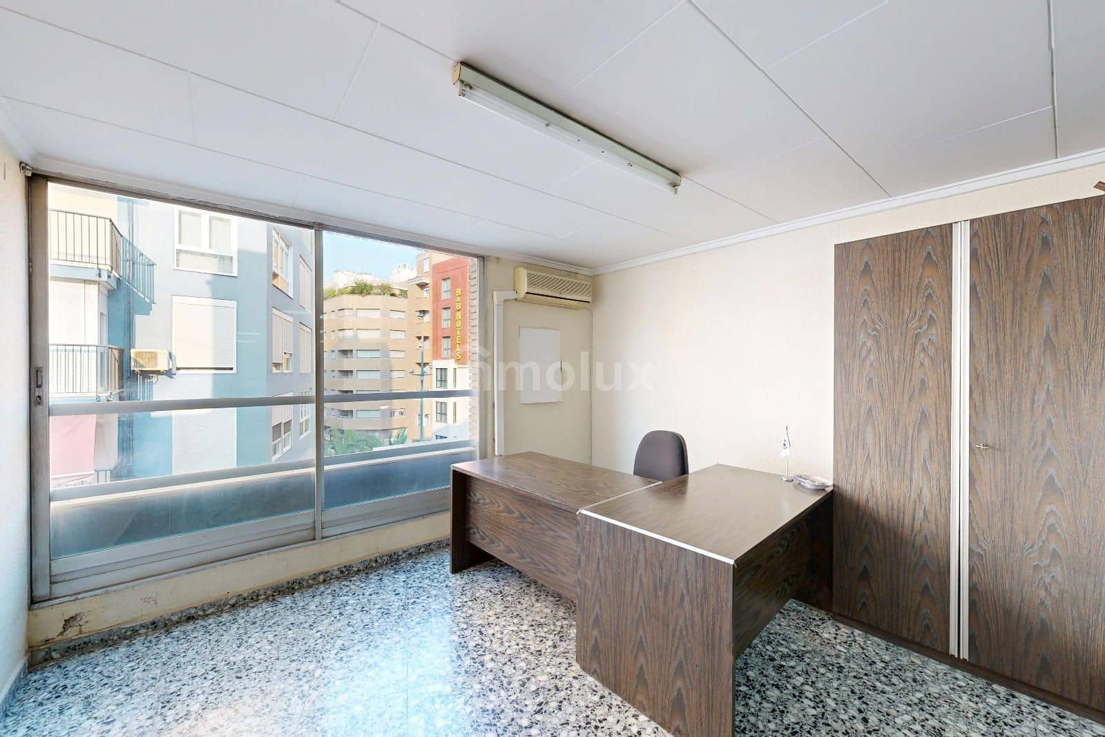 Office for sale in Alicante / Alacant city - € 110,000 (Ref: 9189567)