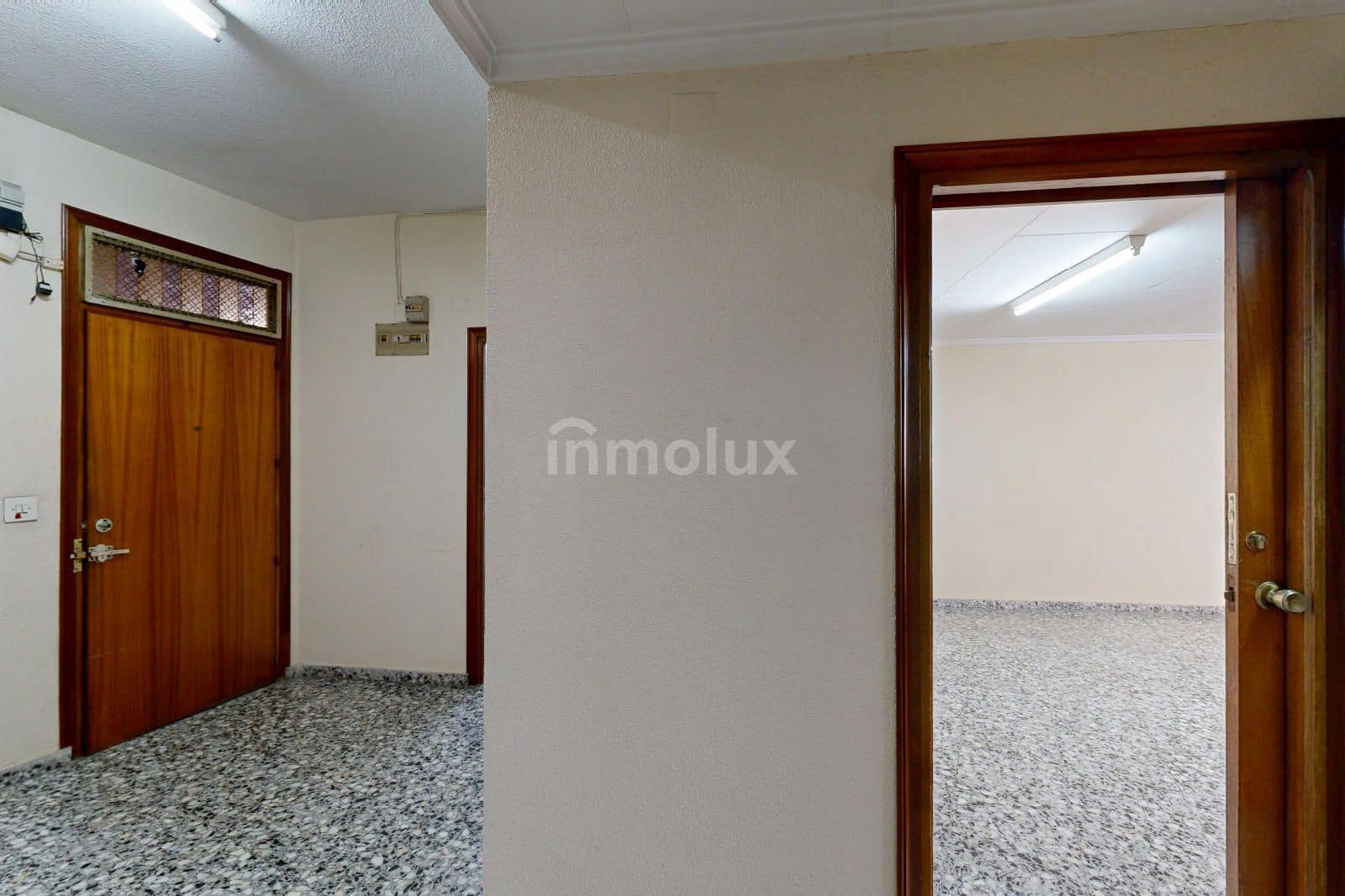 Office for sale in Alicante / Alacant city - € 110,000 (Ref: 9189567)