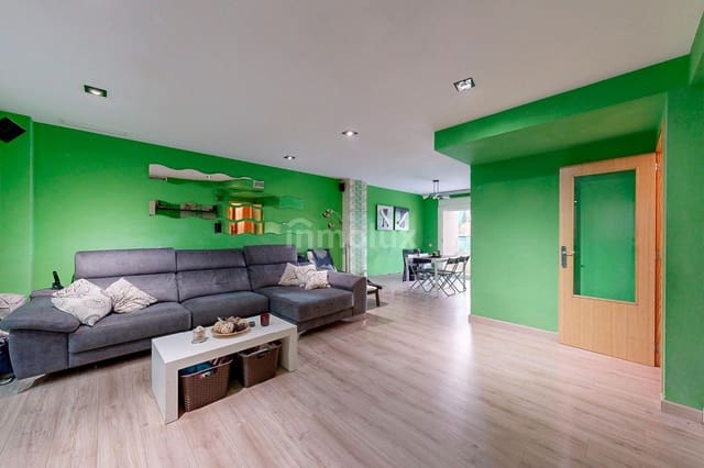 3 makuuhuone Asunto myytävänä paikassa Alicante kaupunki mukana uima-altaan 
autotalli - 254 000 € (Ref: 9201556)