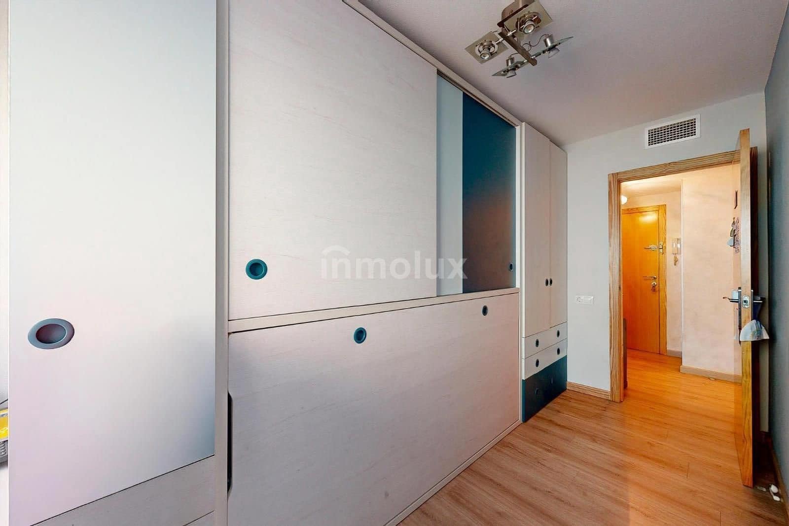 3 makuuhuone Asunto myytävänä paikassa Alicante kaupunki mukana uima-altaan 
autotalli - 254 000 € (Ref: 9201556)