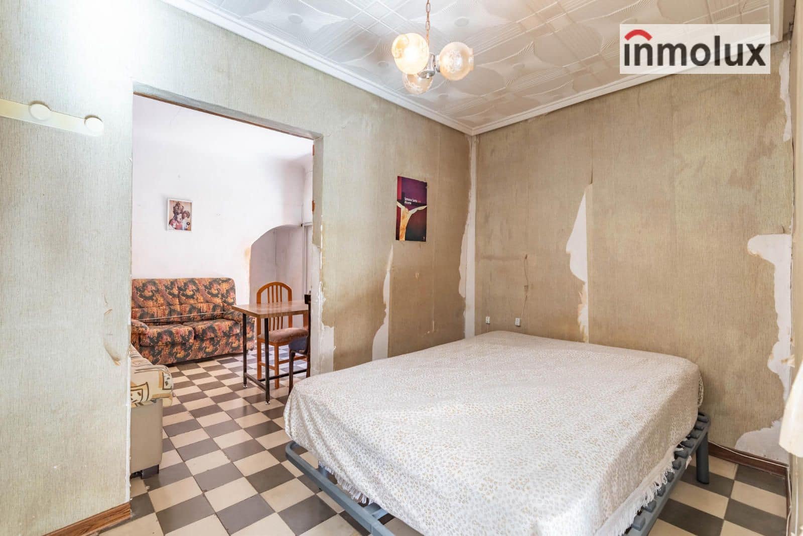 5 bedroom Villa for sale in Agost - € 156,000 (Ref: 9237707)