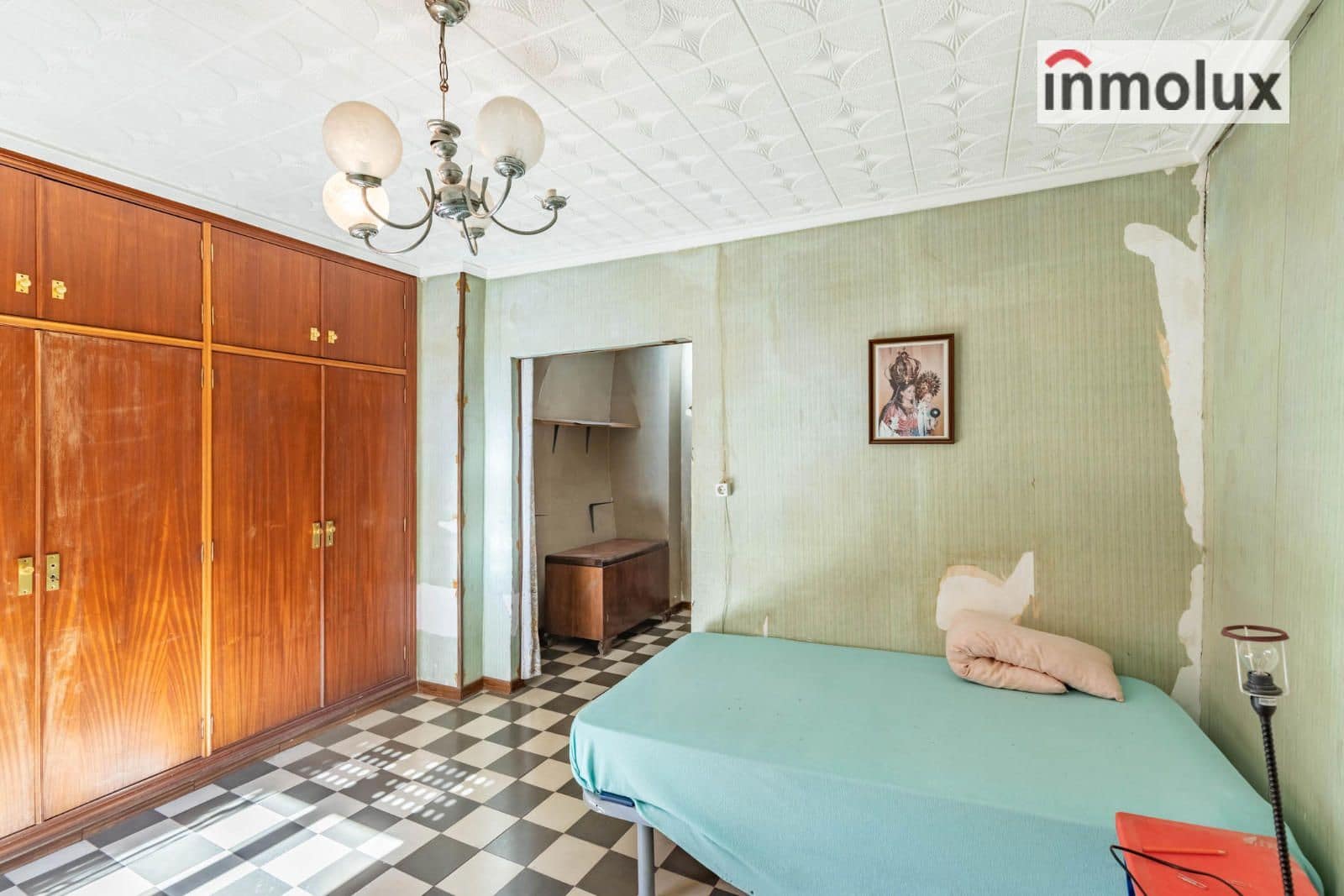 5 bedroom Villa for sale in Agost - € 156,000 (Ref: 9237707)