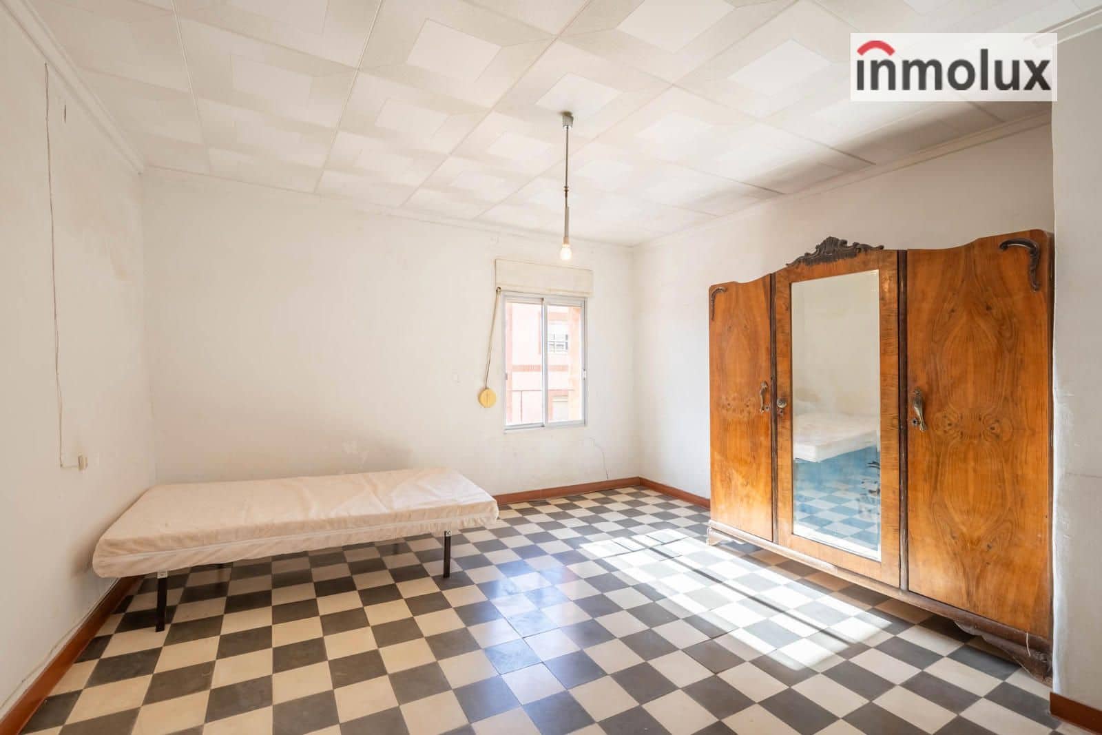 5 bedroom Villa for sale in Agost - € 156,000 (Ref: 9237707)