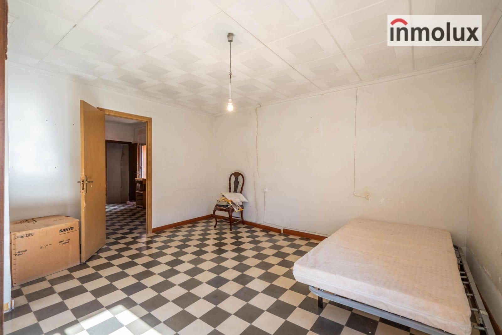 5 bedroom Villa for sale in Agost - € 156,000 (Ref: 9237707)