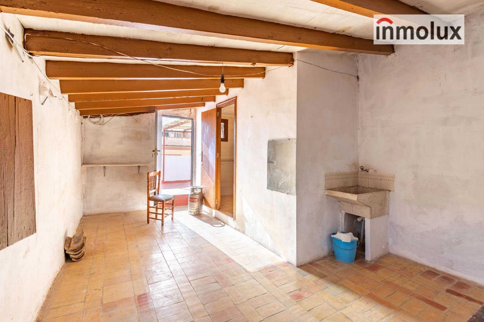 5 bedroom Villa for sale in Agost - € 156,000 (Ref: 9237707)