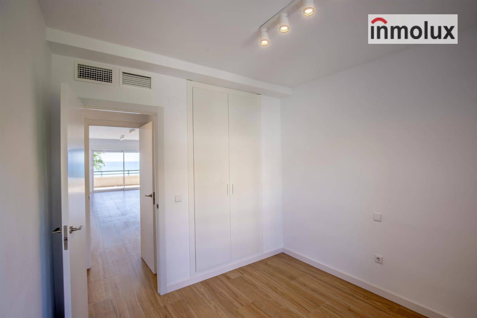 4 soverom Leilighet til leie i Playa de Muchavista med svømmebasseng garasje - € 2 200 (Ref: 9253988)