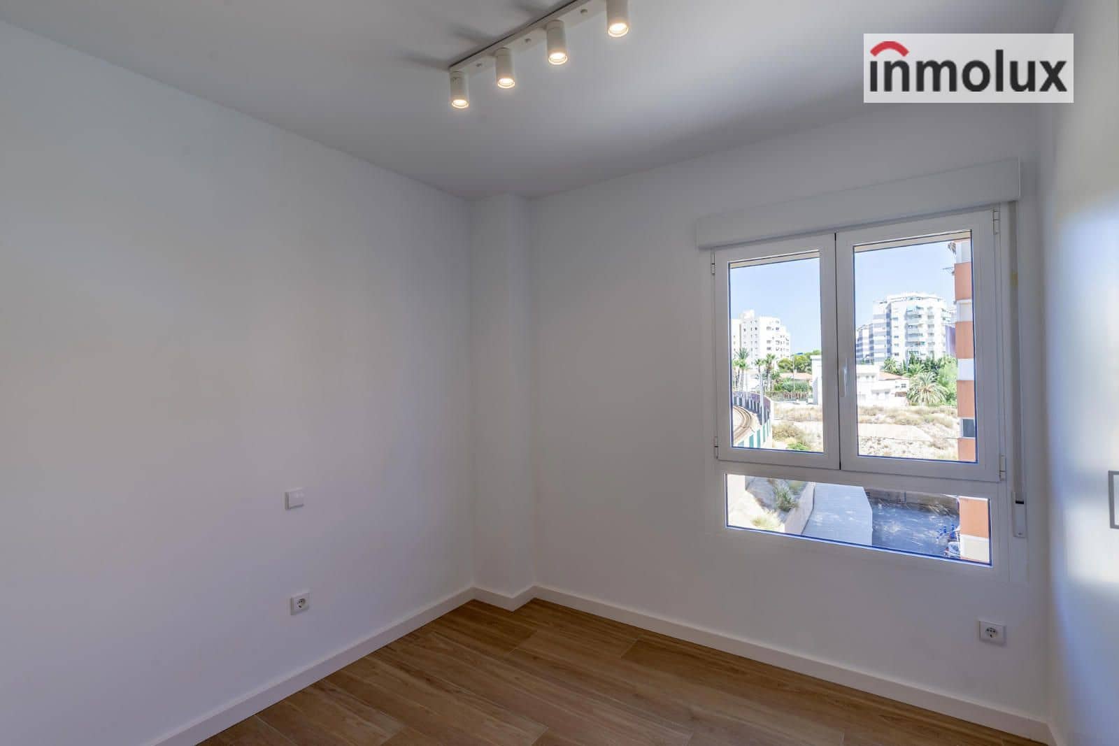 4 soverom Leilighet til leie i Playa de Muchavista med svømmebasseng garasje - € 2 200 (Ref: 9253988)