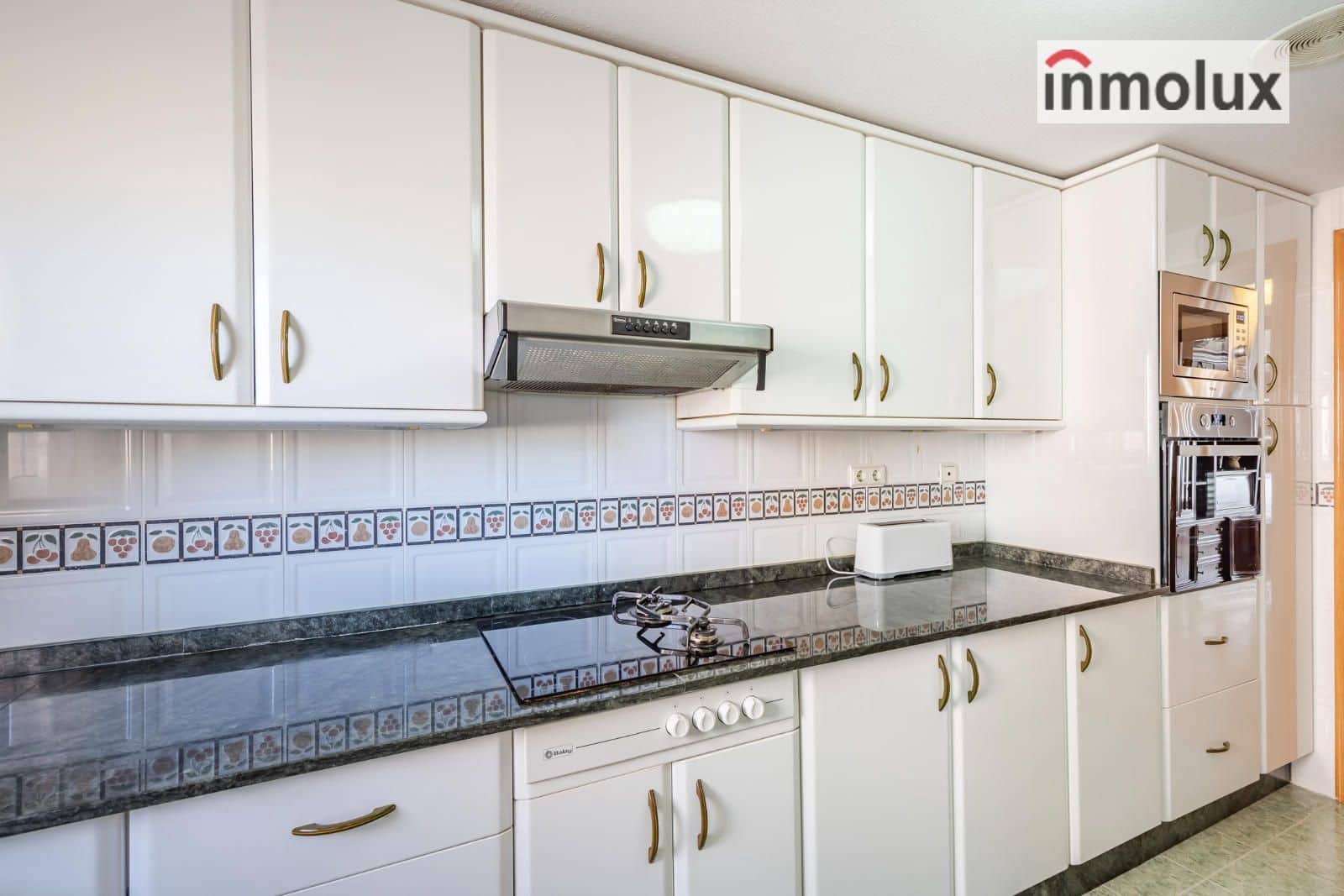 4 soverom Leilighet til leie i Playa de San Juan med svømmebasseng garasje - € 1 800 (Ref: 9267636)