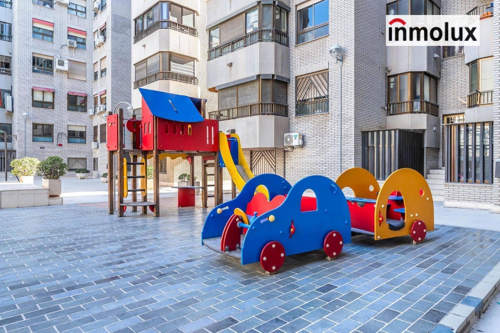 3 soveværelse Lejlighed til salg i Alicante by med swimmingpool garage - € 550.000 (Ref: 9293800)