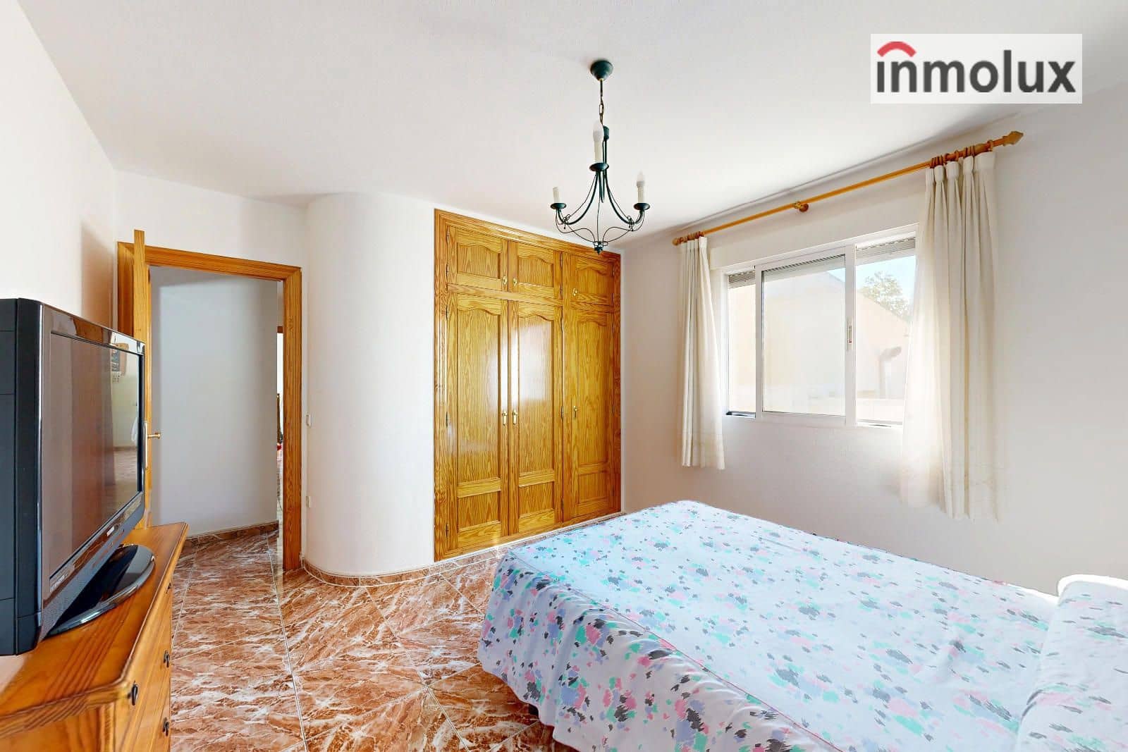 3 slaapkamer Villa te koop in Sax met garage - € 185.000 (Ref: 9299055)