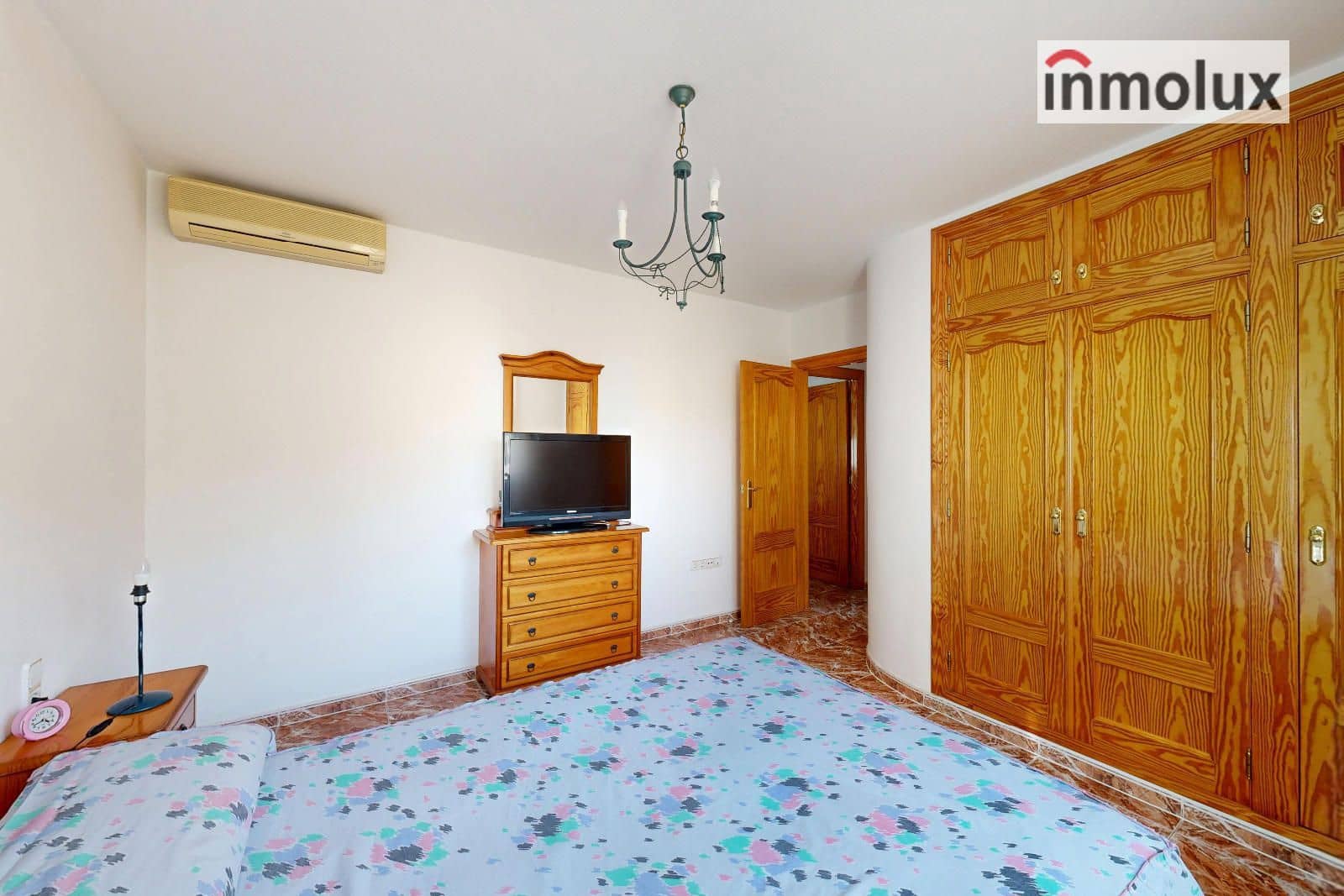 3 slaapkamer Villa te koop in Sax met garage - € 185.000 (Ref: 9299055)