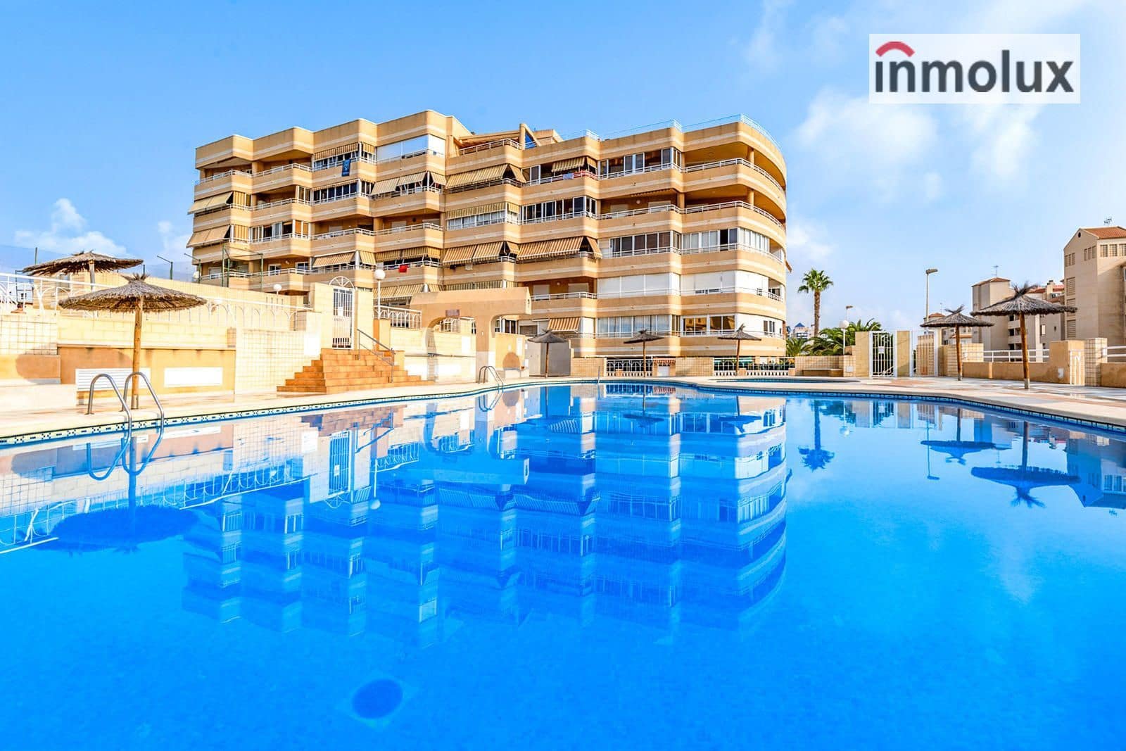 3 sovrum Lägenhet till salu i Arenales del Sol med pool garage - 245 000 € (Ref: 9309396)