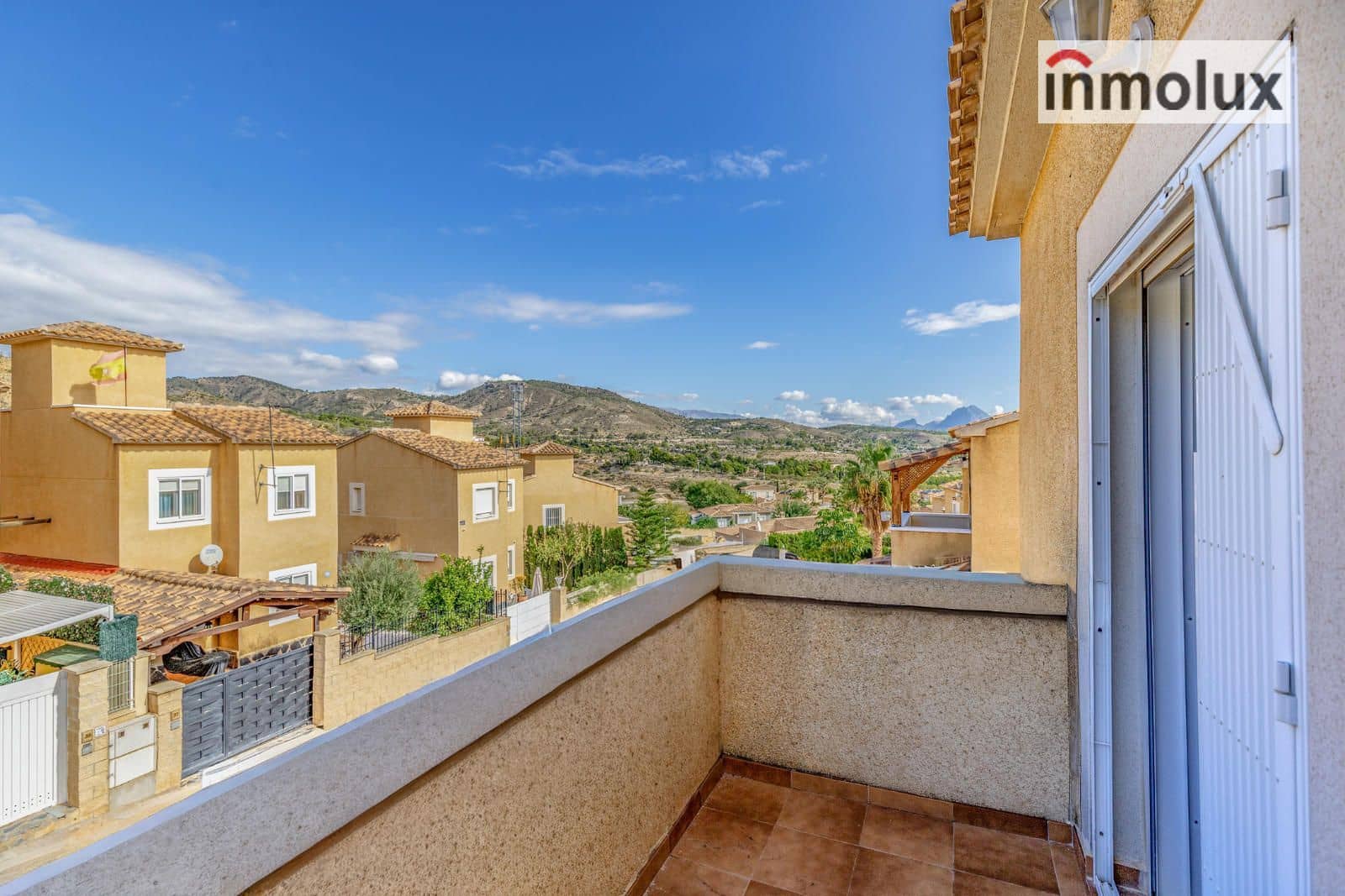 4 soverom Villa til salgs i Alicante by - € 215 000 (Ref: 9309397)