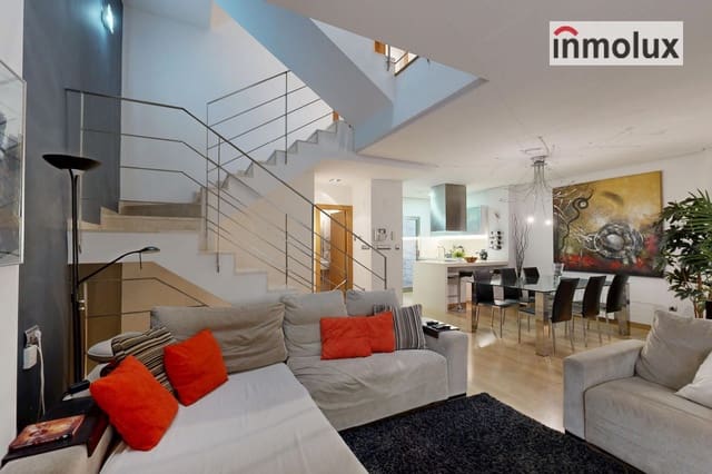 3 soveværelse Villa til salg i Centro, Elche / Elx med garage - € 690.000 (Ref: 9325326)