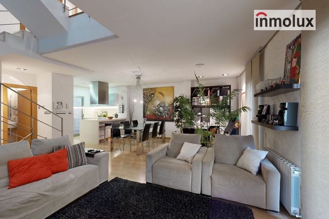 3 soveværelse Villa til salg i Centro, Elche / Elx med garage - € 690.000 (Ref: 9325326)