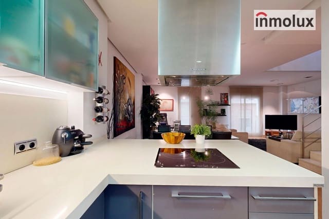 3 soveværelse Villa til salg i Centro, Elche / Elx med garage - € 690.000 (Ref: 9325326)