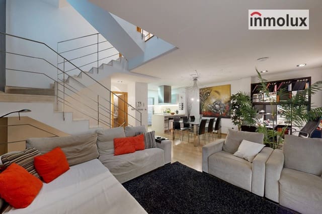 3 soveværelse Villa til salg i Centro, Elche / Elx med garage - € 690.000 (Ref: 9325326)