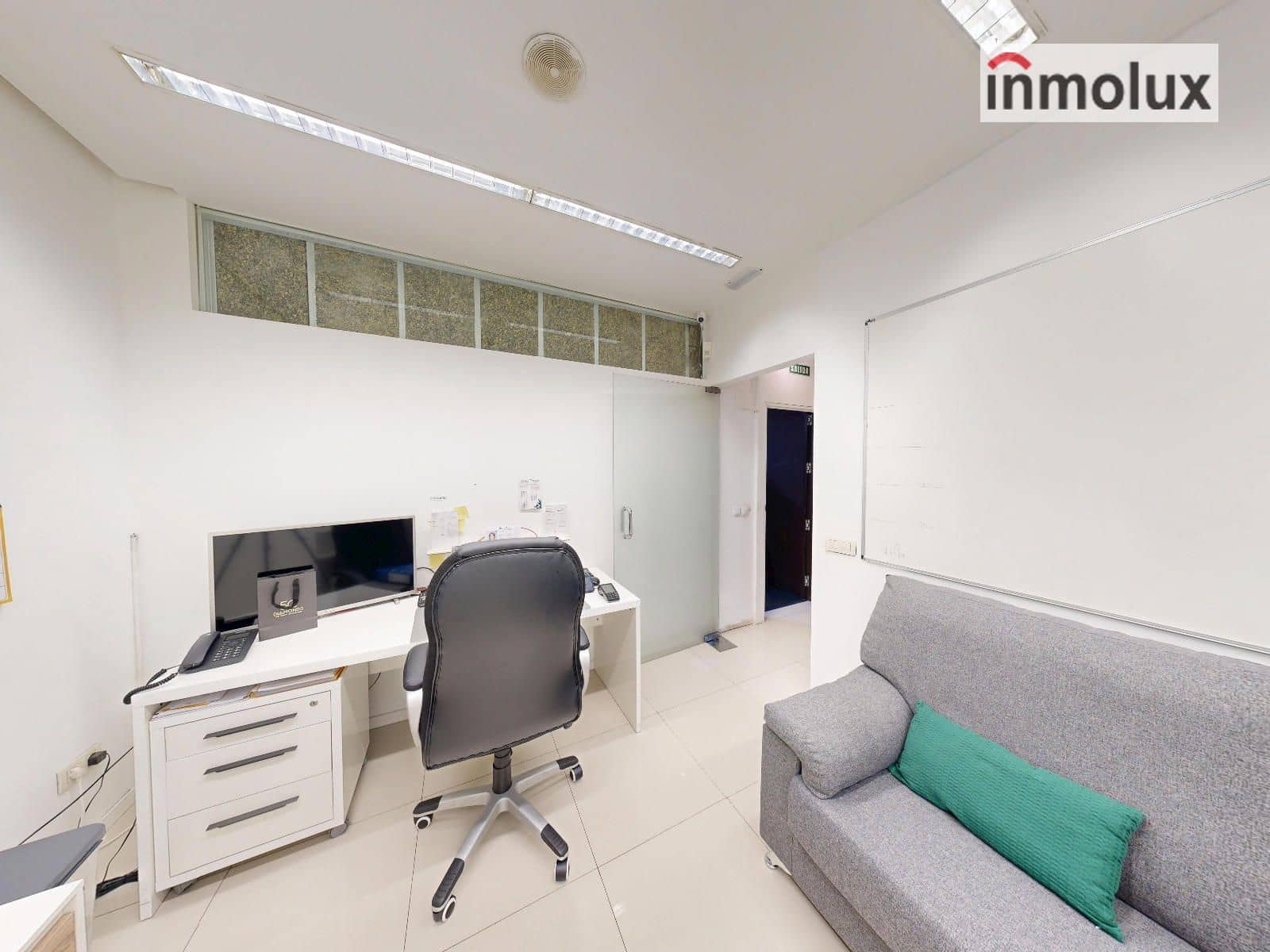 Commercial for sale in Alicante / Alacant city - € 70,000 (Ref: 9340230)