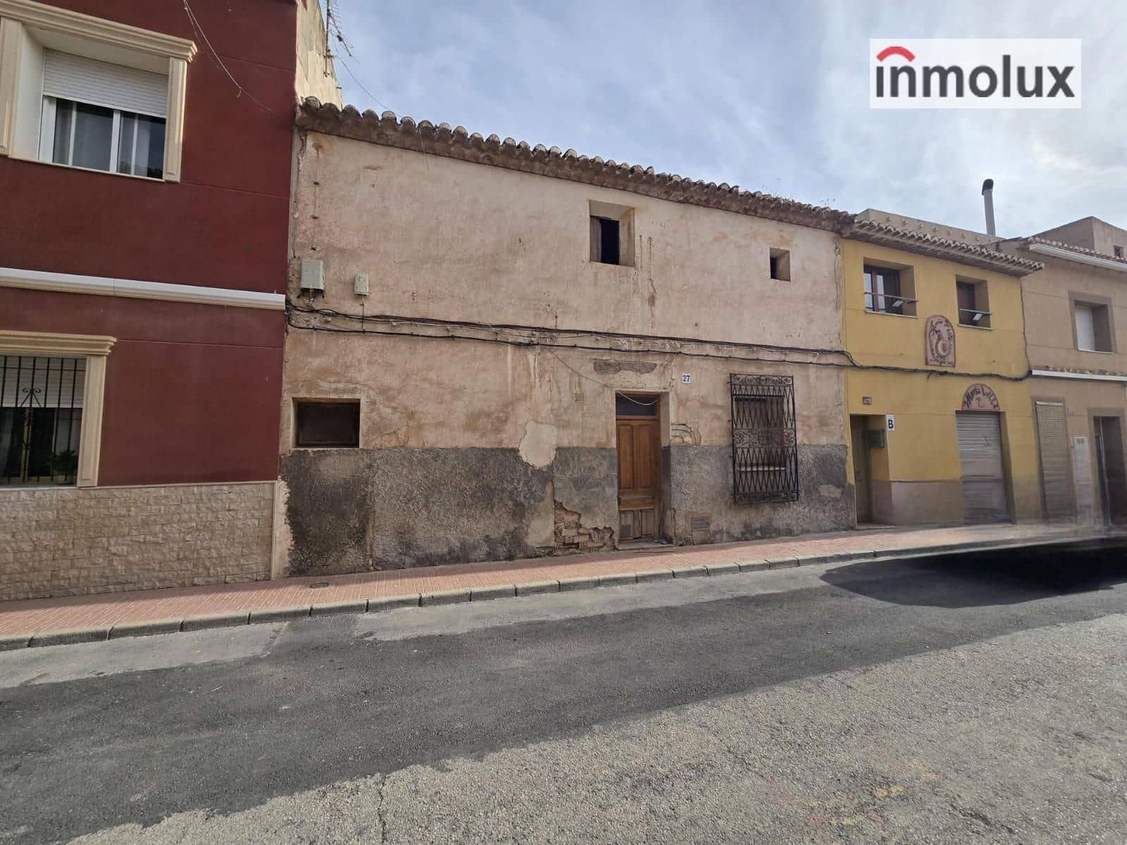 Villa for sale in Agost - € 68,000 (Ref: 9357954)