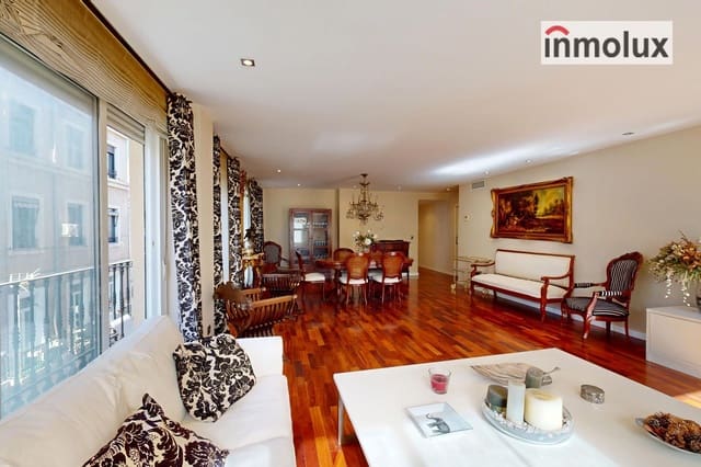 Piso de 5 habitaciones en Barrio del Centro, Alicante / Alacant ciudad en venta con garaje - 650.000 € (Ref: 9369200)