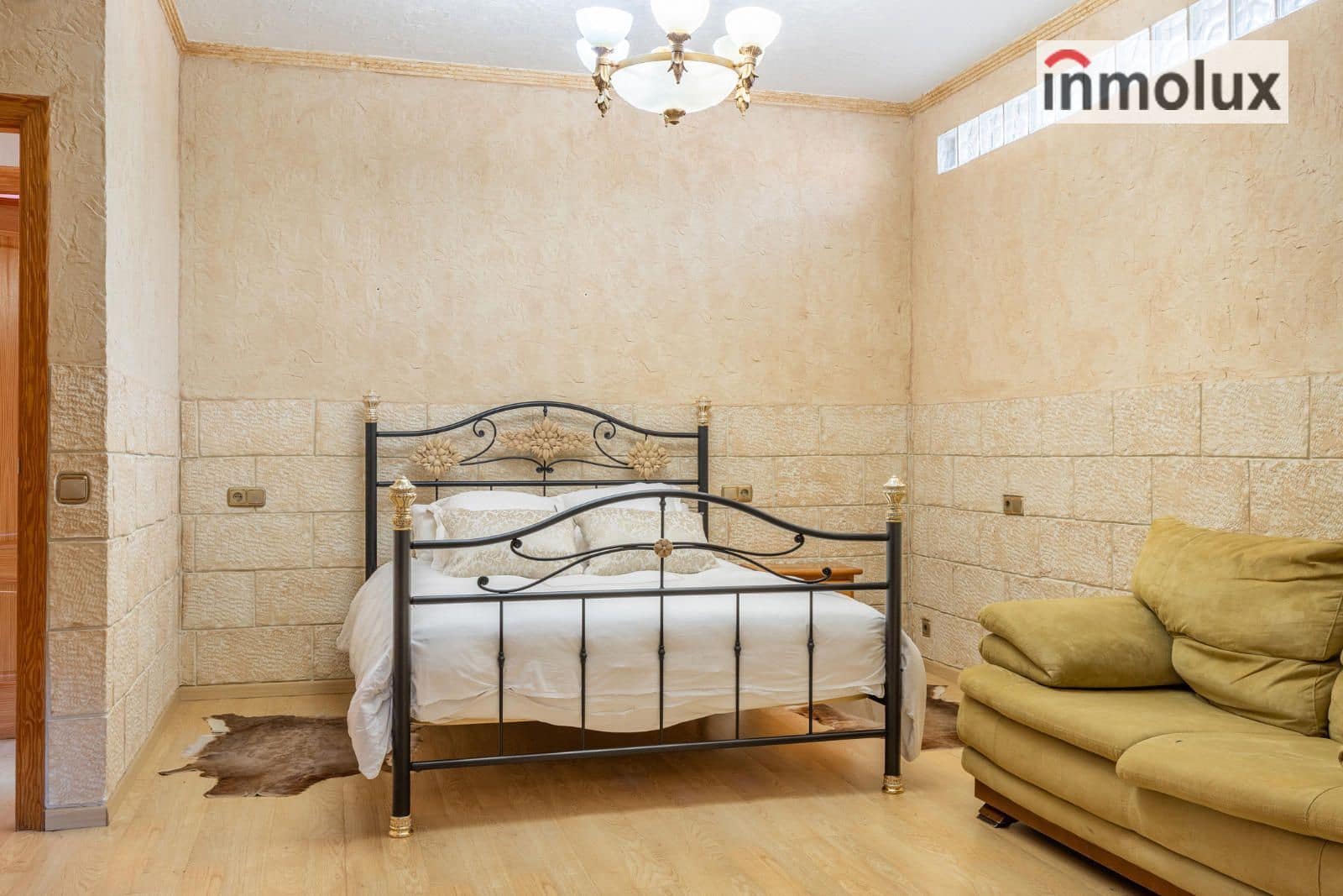 5 chambre Villa/Maison à vendre à San Vicente / Sant Vicent del Raspeig avec piscine garage - 600 000 € (Ref: 9382577)