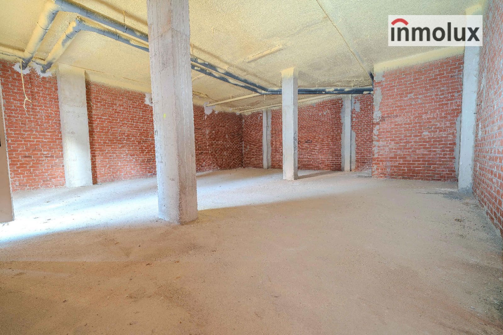 Kommersiell til leie i Alicante by - € 1 200 (Ref: 9386096)