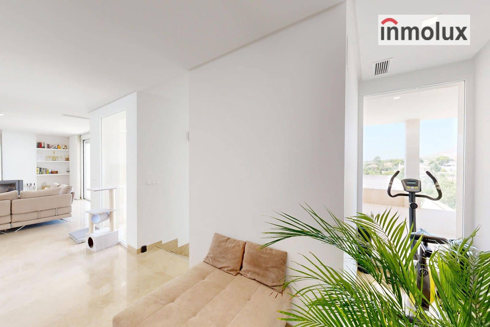 5 makuuhuone Huvila myytävänä paikassa Alicante kaupunki mukana uima-altaan 
autotalli - 650 000 € (Ref: 9400293)