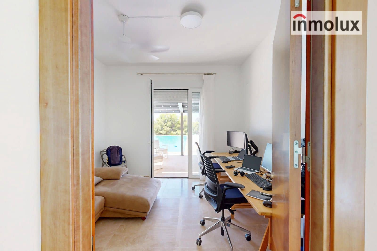 5 makuuhuone Huvila myytävänä paikassa Alicante kaupunki mukana uima-altaan 
autotalli - 650 000 € (Ref: 9400293)