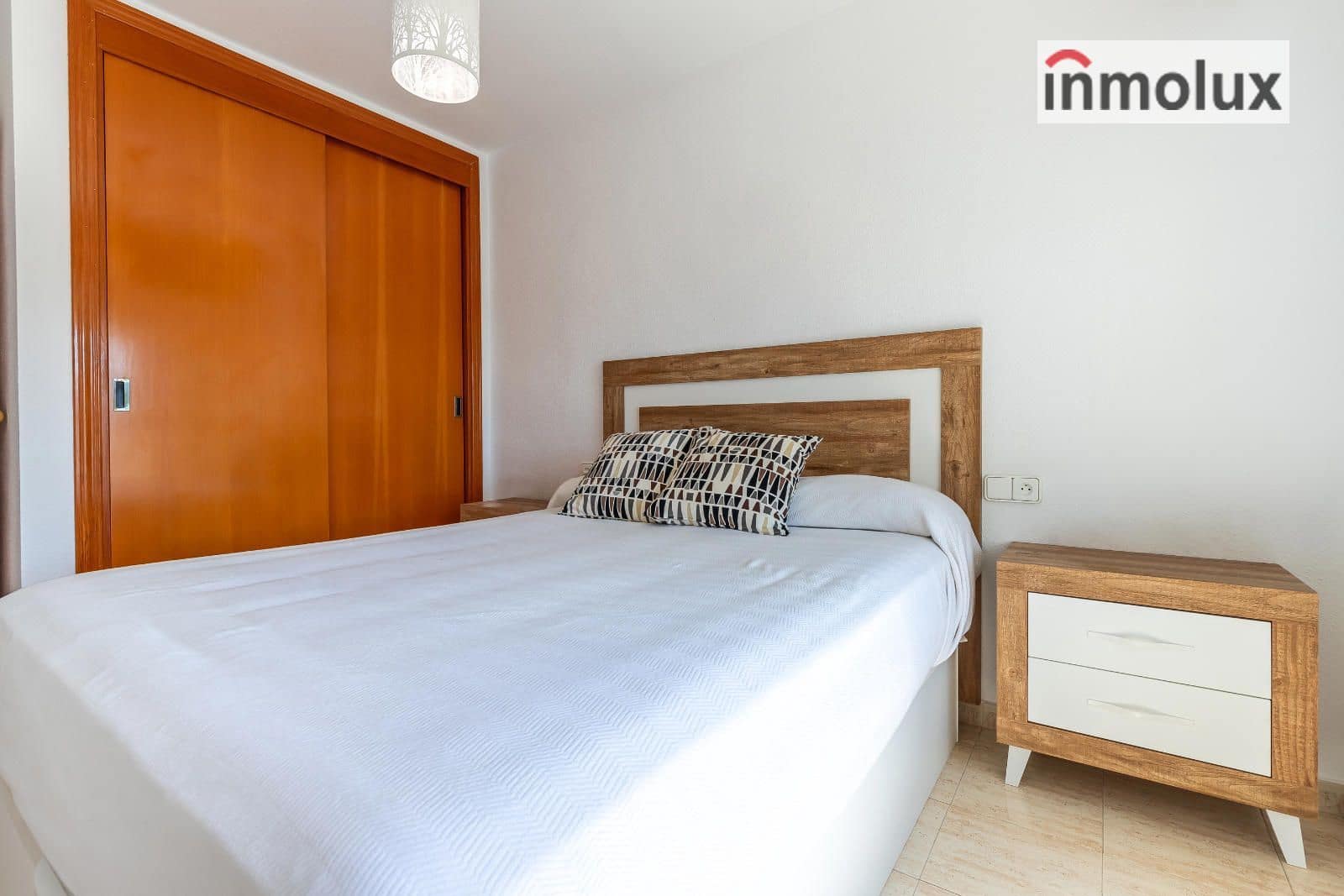 2 soveværelse Lejlighed til leje i Cabo de las Huertas med swimmingpool garage - € 1.100 (Ref: 9402682)