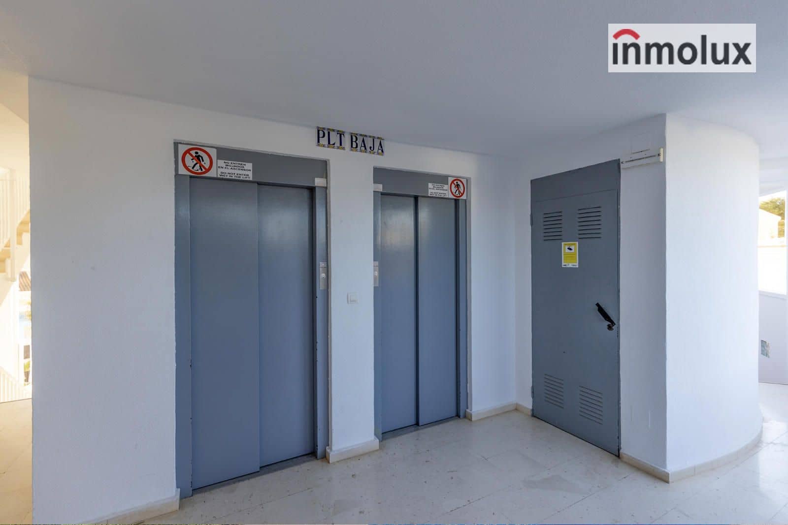 2 makuuhuone Asunto myytävänä paikassa Arenales del Sol mukana uima-altaan - 205 000 € (Ref: 9426260)