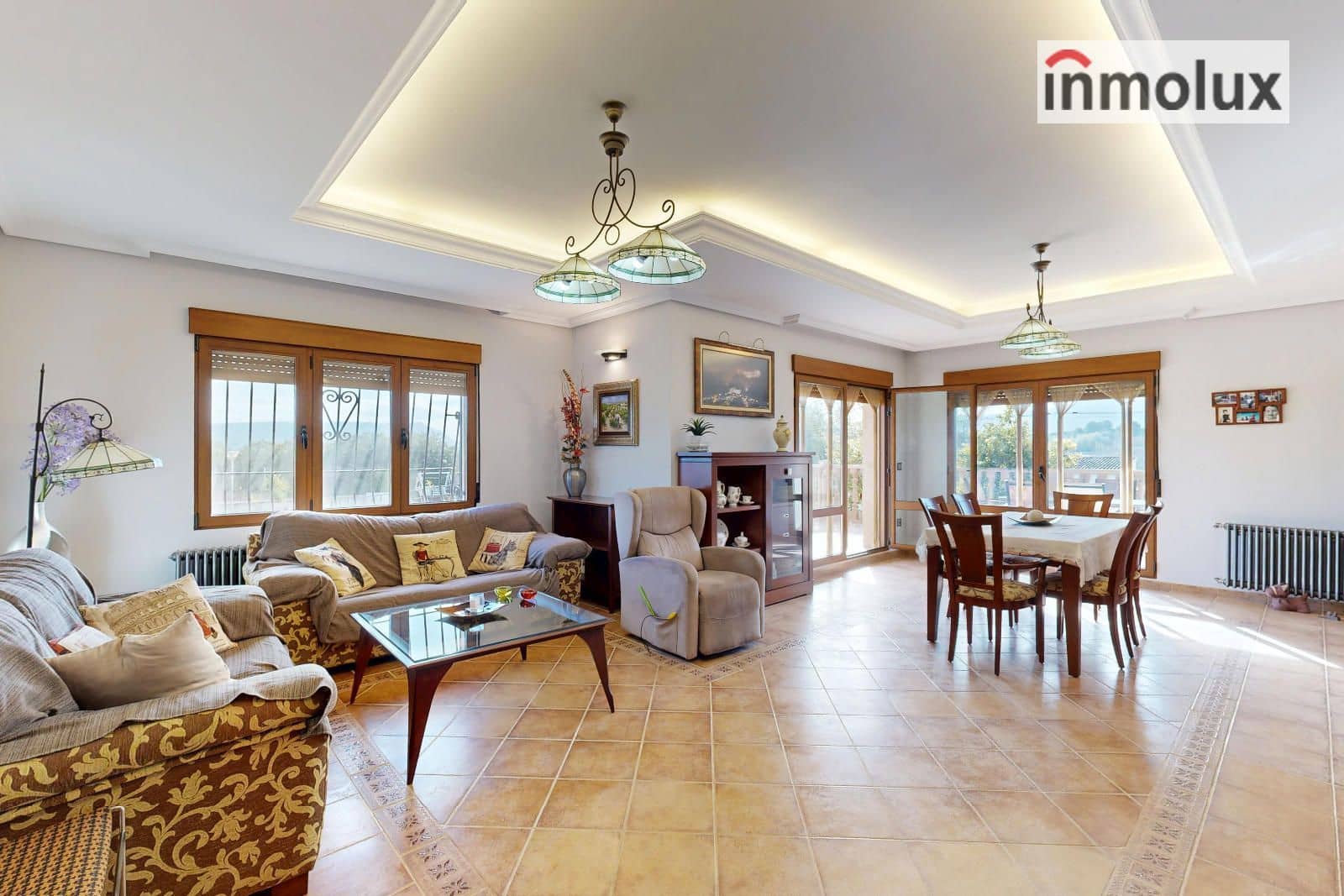 4 sypialnia Willa na sprzedaż w Castalla z basenem garażem - 1 500 000 € (Ref: 9448516)