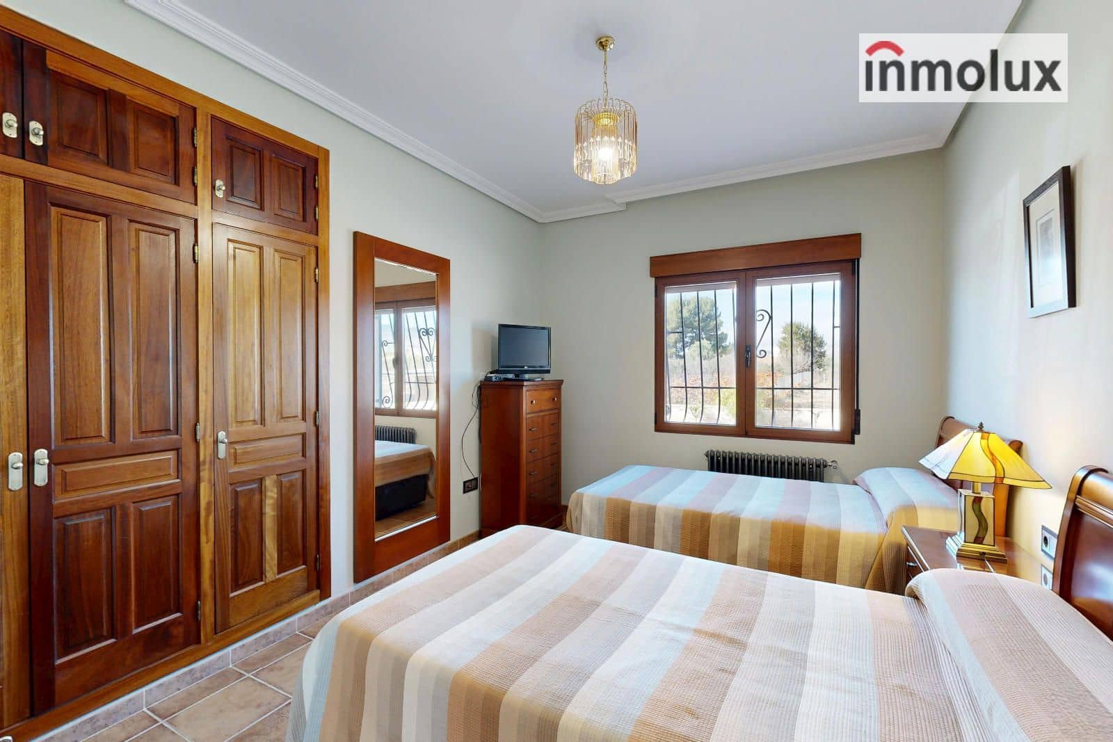 4 sypialnia Willa na sprzedaż w Castalla z basenem garażem - 1 500 000 € (Ref: 9448516)