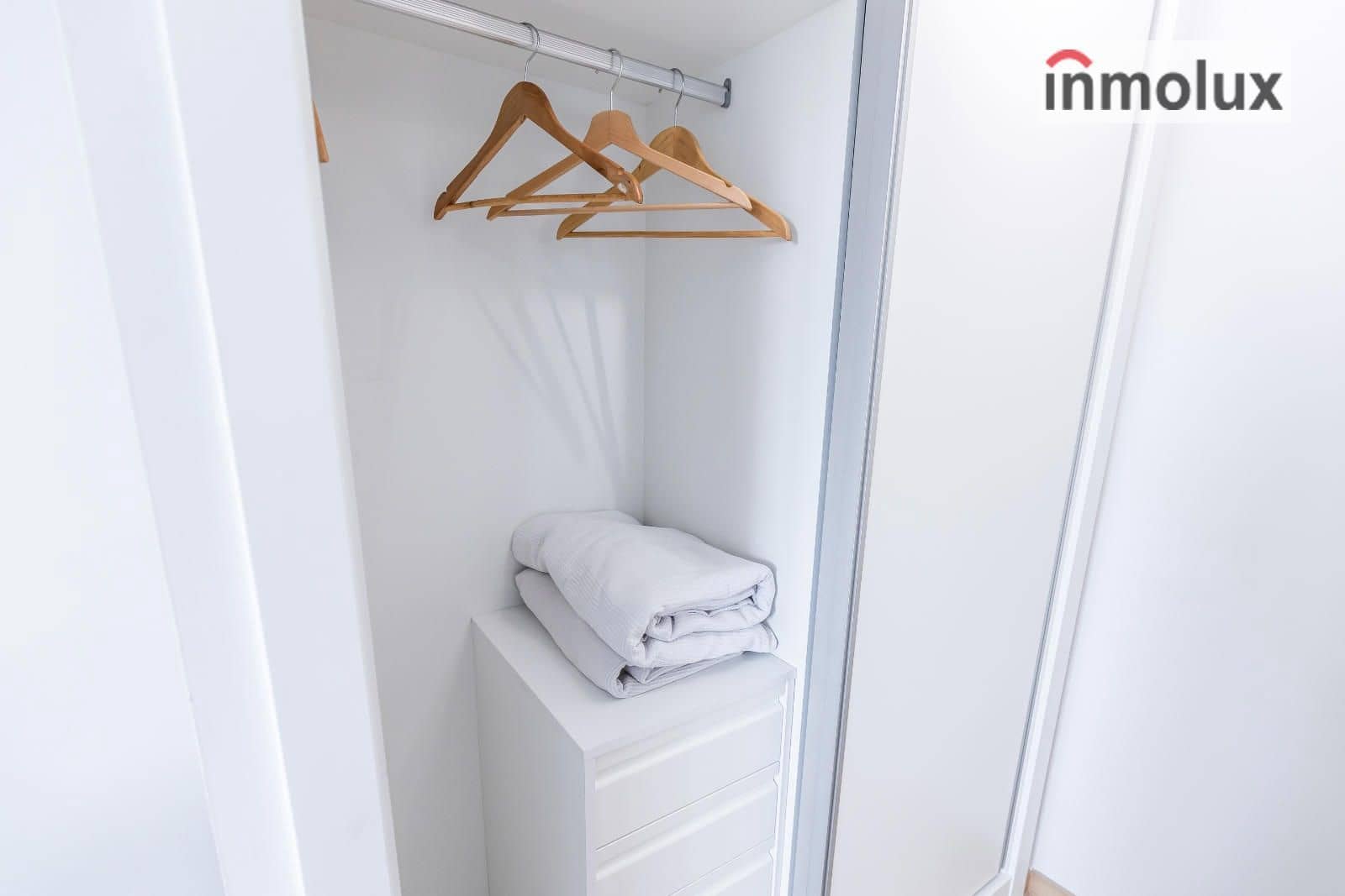 2 slaapkamer Flat te huur in Alicante stad met zwembad garage - € 1.400 (Ref: 9462948)