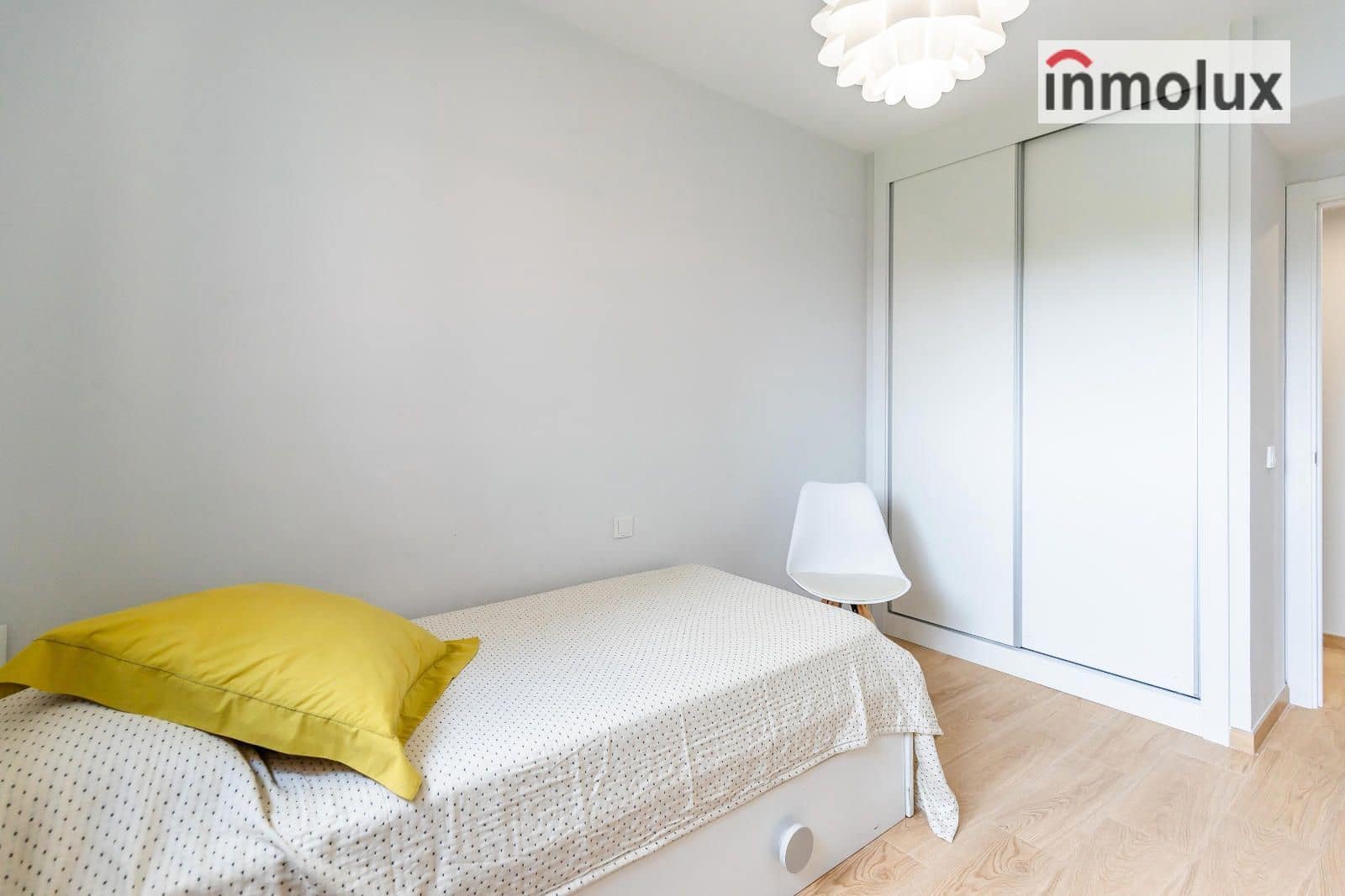 2 slaapkamer Flat te huur in Alicante stad met zwembad garage - € 1.400 (Ref: 9462948)