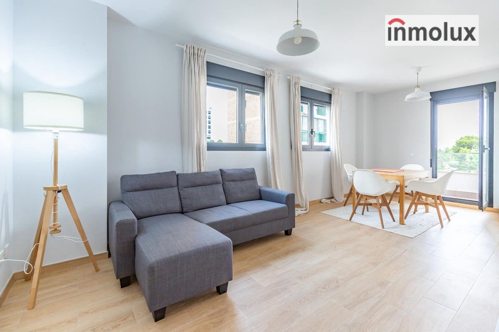 2 slaapkamer Flat te huur in Alicante stad met zwembad garage - € 1.400 (Ref: 9462948)