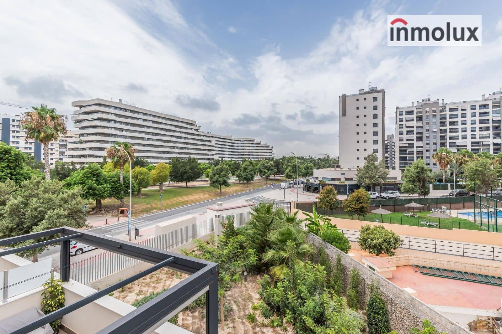 2 slaapkamer Flat te huur in Alicante stad met zwembad garage - € 1.400 (Ref: 9462948)