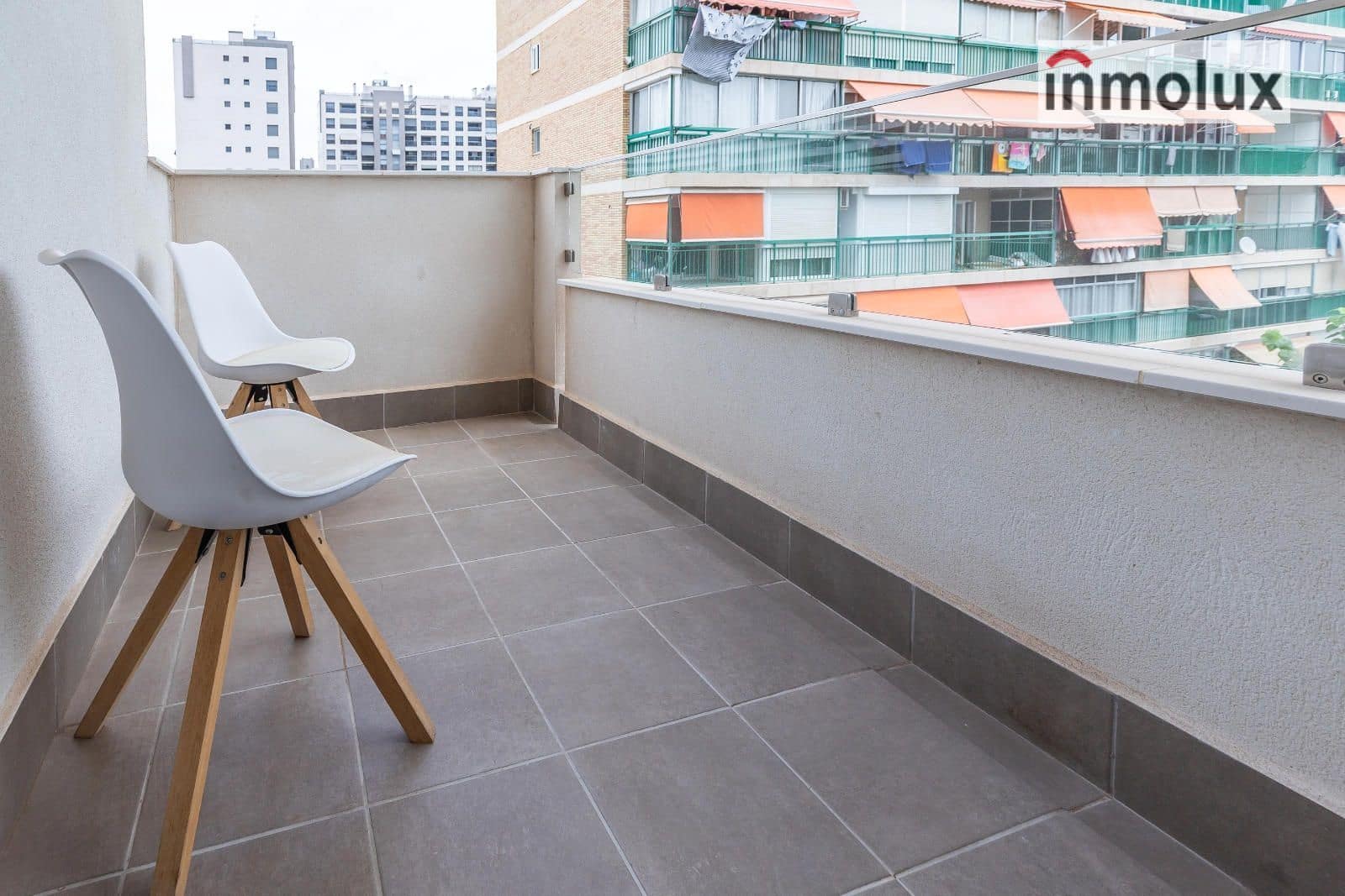 2 slaapkamer Flat te huur in Alicante stad met zwembad garage - € 1.400 (Ref: 9462948)