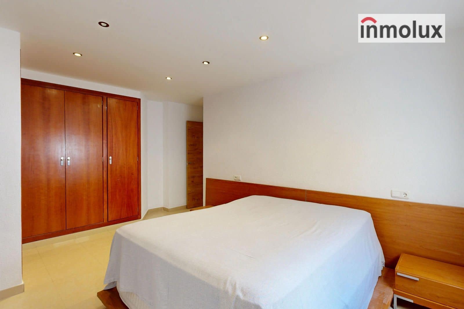 3 bedroom Flat for sale in Alicante / Alacant city - € 280,000 (Ref: 9481639)