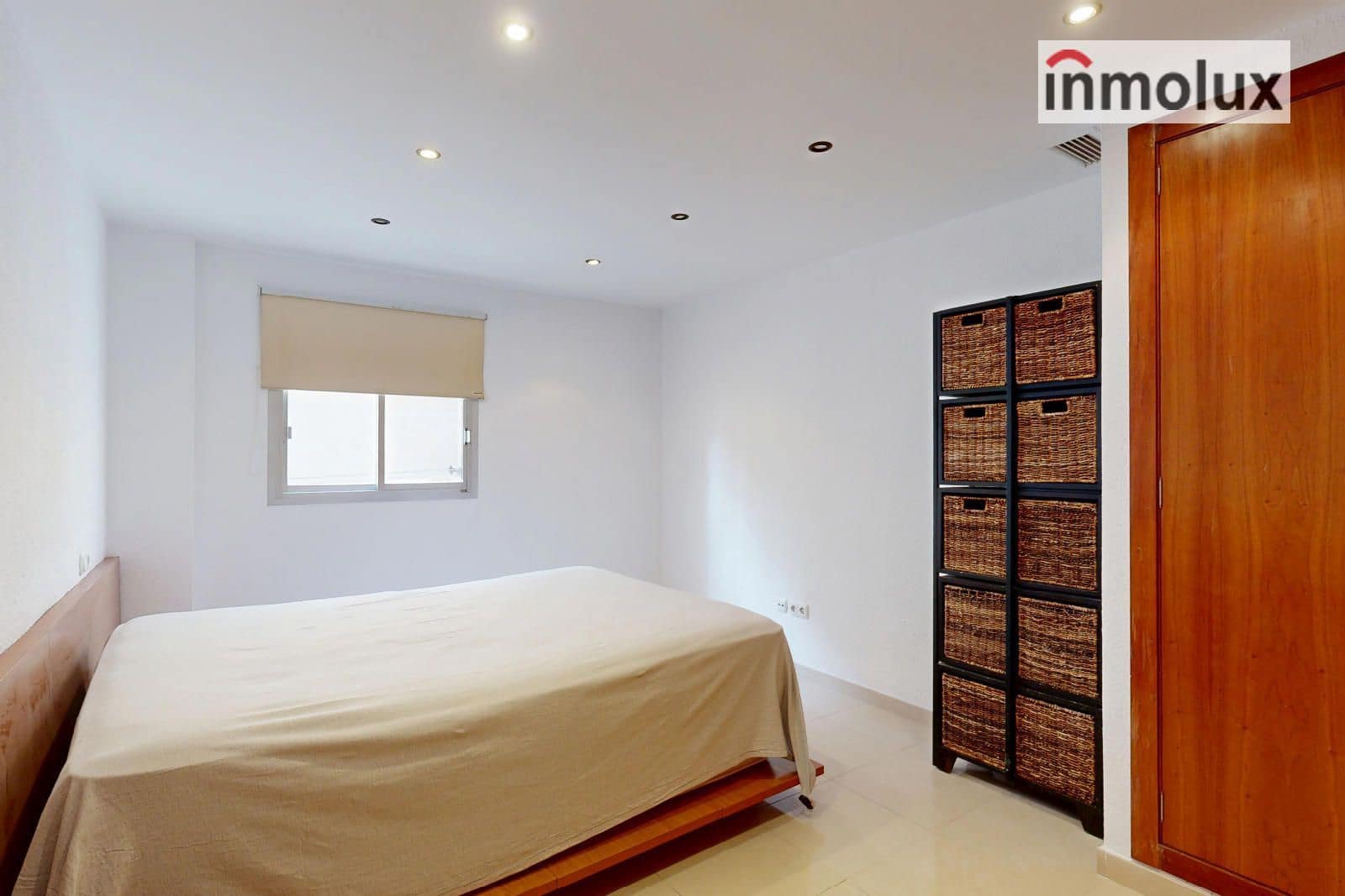 3 bedroom Flat for sale in Alicante / Alacant city - € 280,000 (Ref: 9481639)