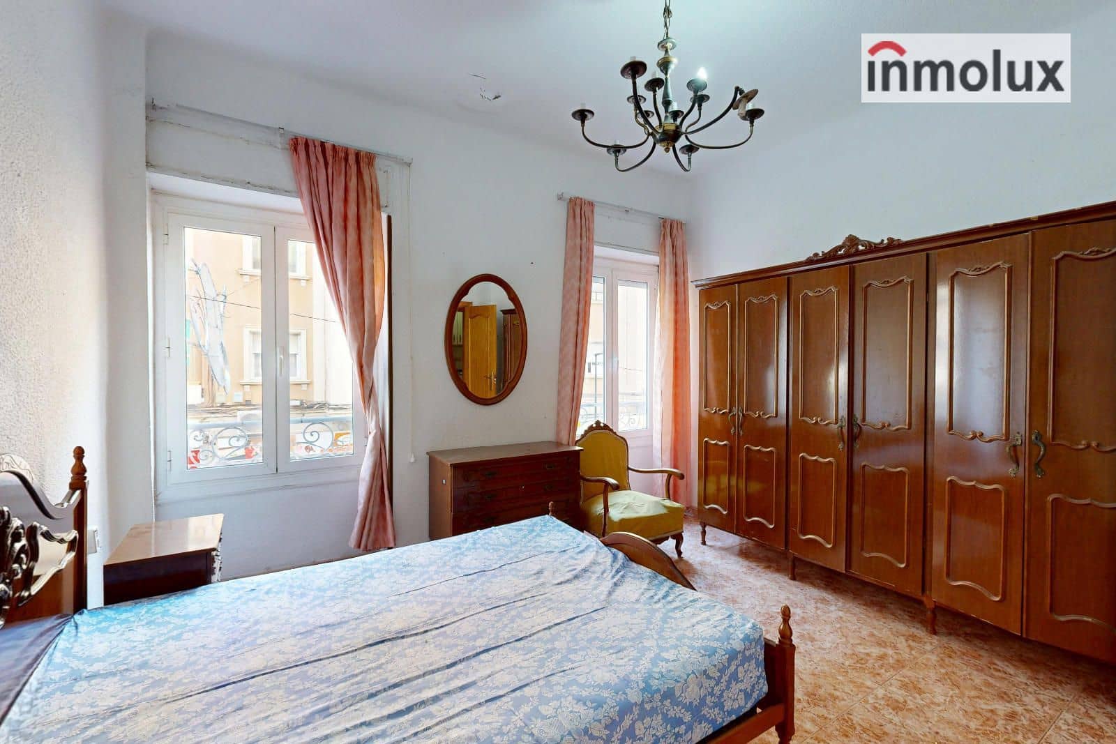 4 bedroom Flat for sale in Alicante / Alacant city - € 170,000 (Ref: 9490094)