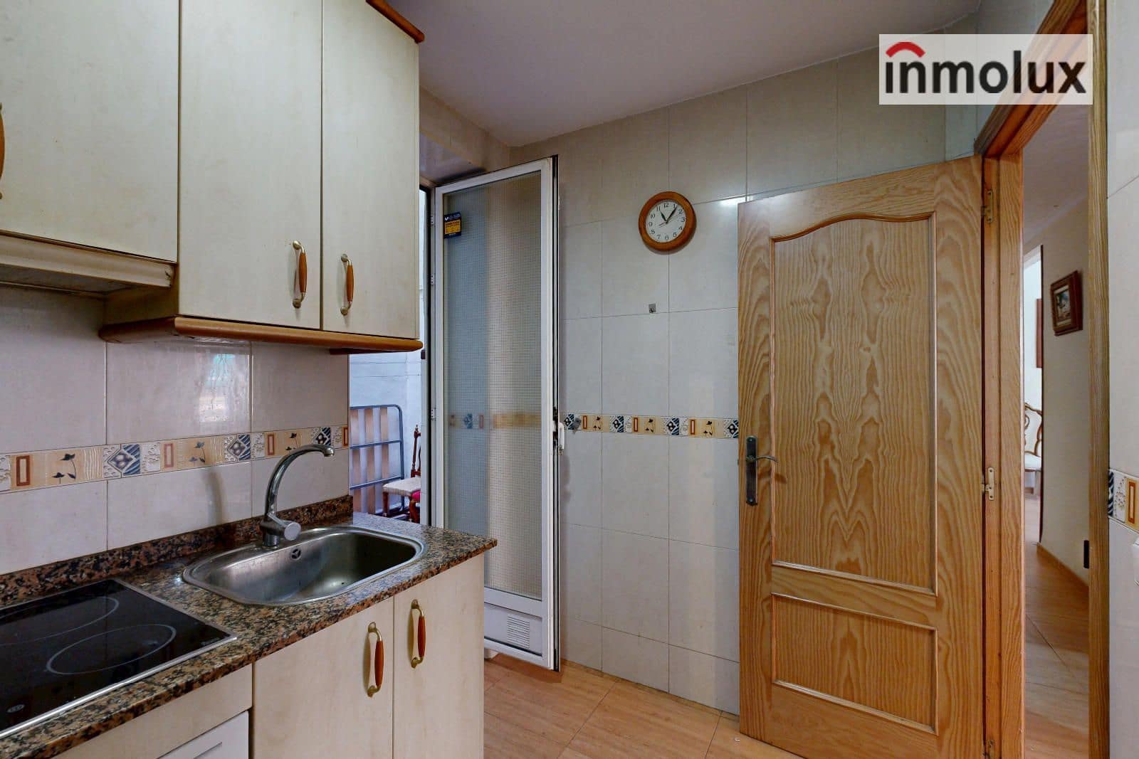 4 bedroom Flat for sale in Alicante / Alacant city - € 170,000 (Ref: 9490094)