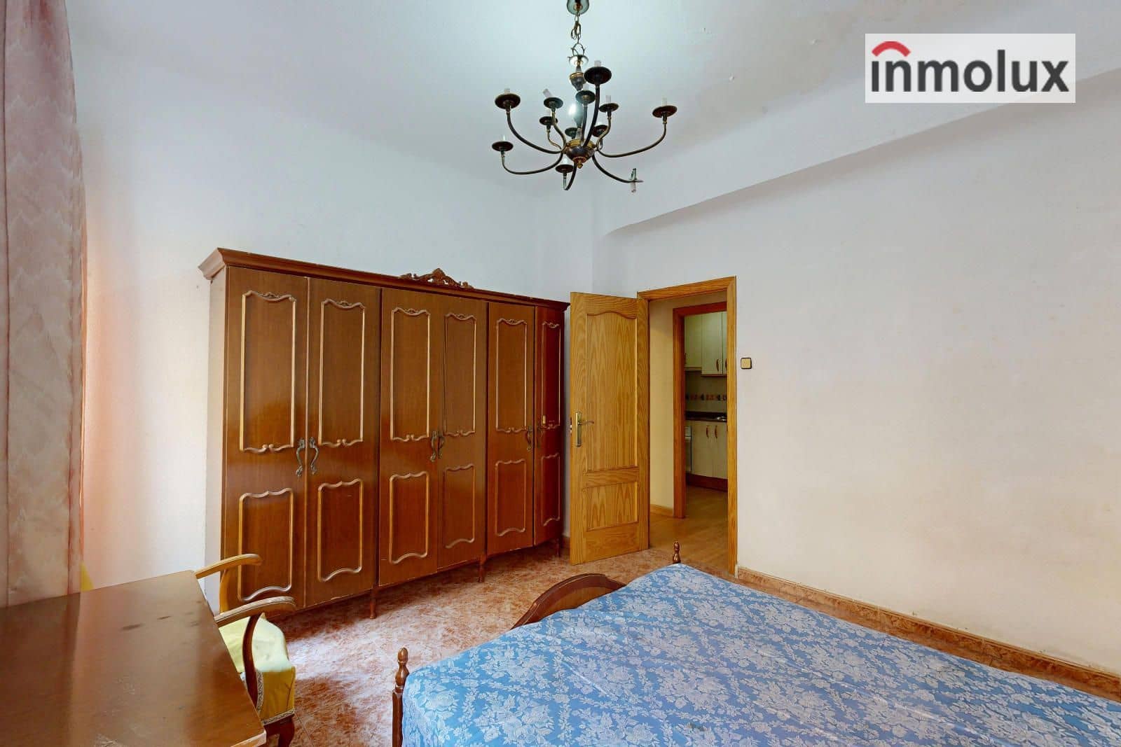 4 bedroom Flat for sale in Alicante / Alacant city - € 170,000 (Ref: 9490094)