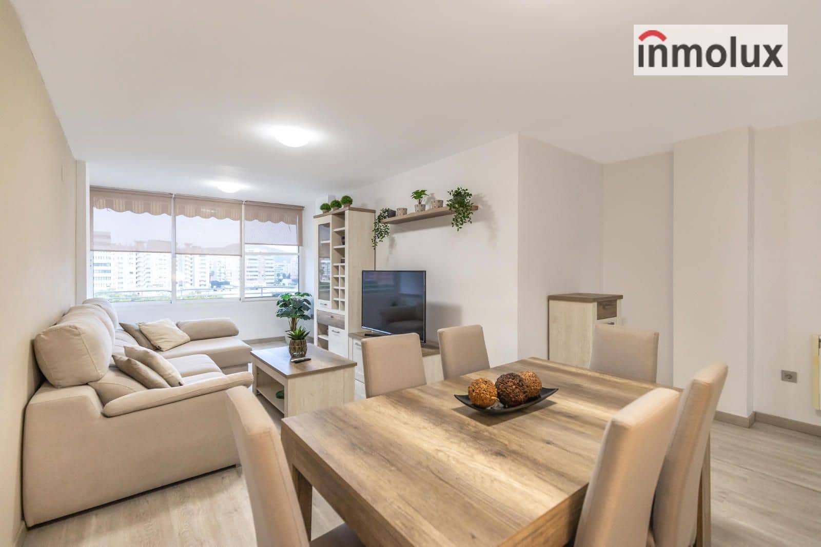 Appartement de 3 chambres à louer à Playa de San Juan avec piscine garage - 1 300 € (Ref: 9510286)