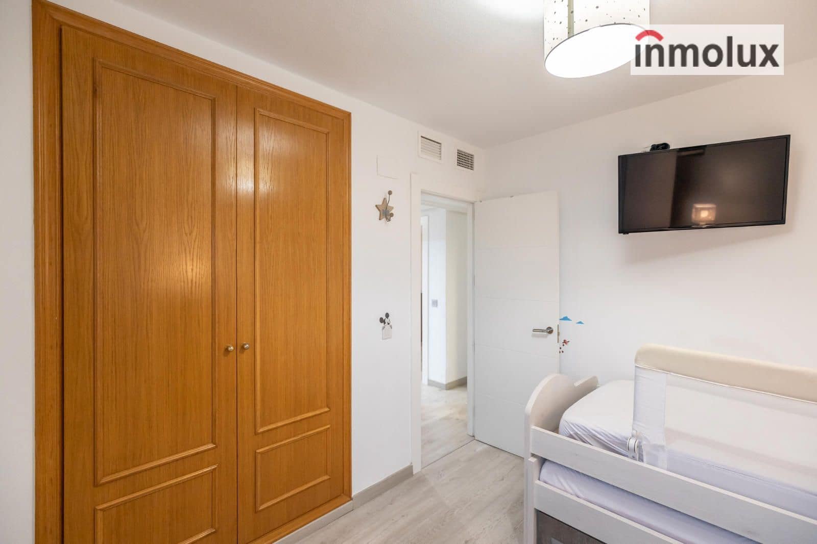 Appartement de 3 chambres à louer à Playa de San Juan avec piscine garage - 1 300 € (Ref: 9510286)