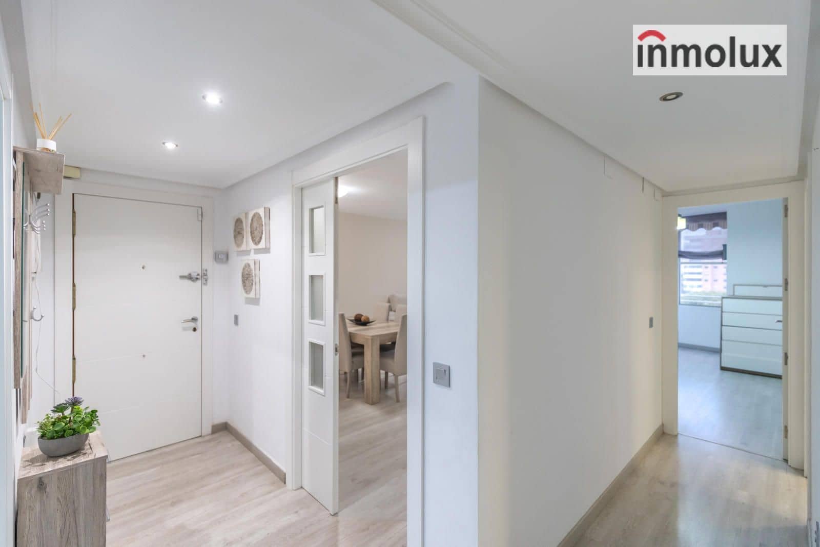 Appartement de 3 chambres à louer à Playa de San Juan avec piscine garage - 1 300 € (Ref: 9510286)