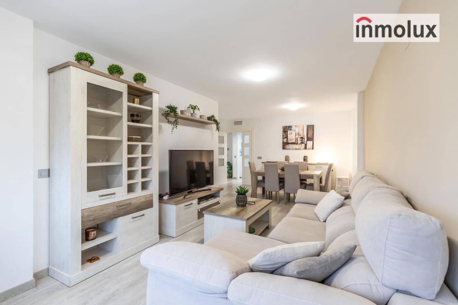 Appartement de 3 chambres à louer à Playa de San Juan avec piscine garage - 1 300 € (Ref: 9510286)