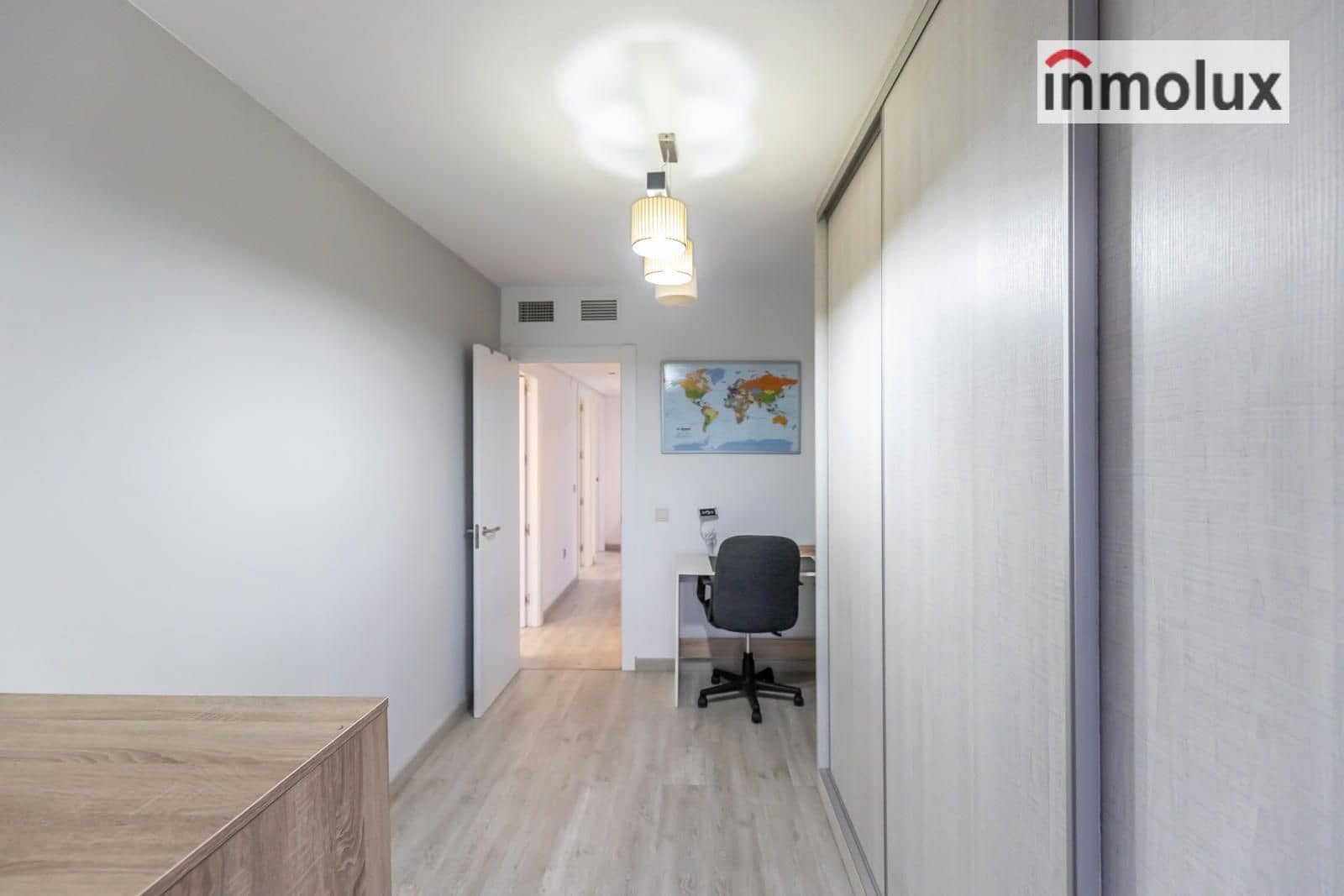 Appartement de 3 chambres à louer à Playa de San Juan avec piscine garage - 1 300 € (Ref: 9510286)