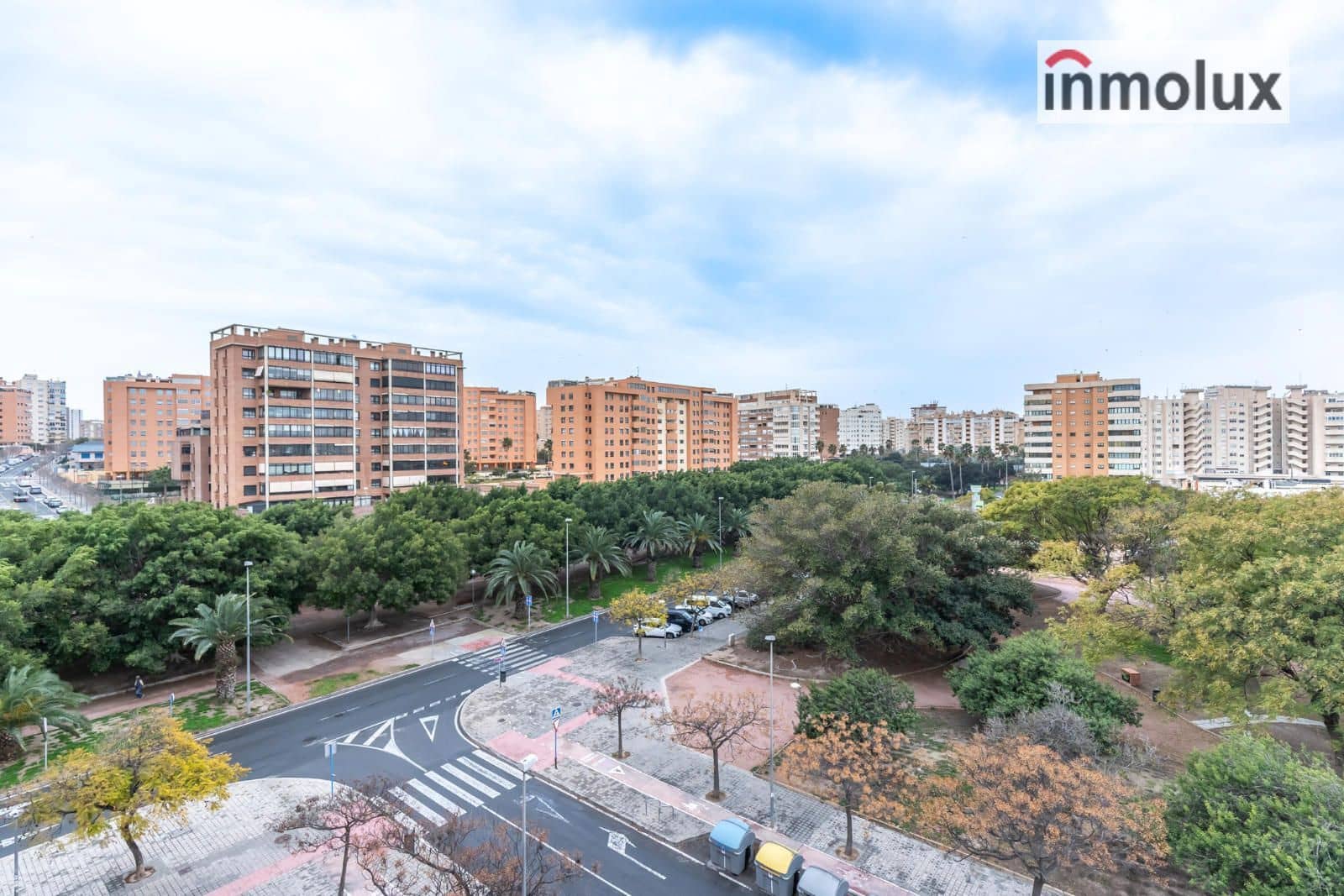 Appartement de 3 chambres à louer à Playa de San Juan avec piscine garage - 1 300 € (Ref: 9510286)